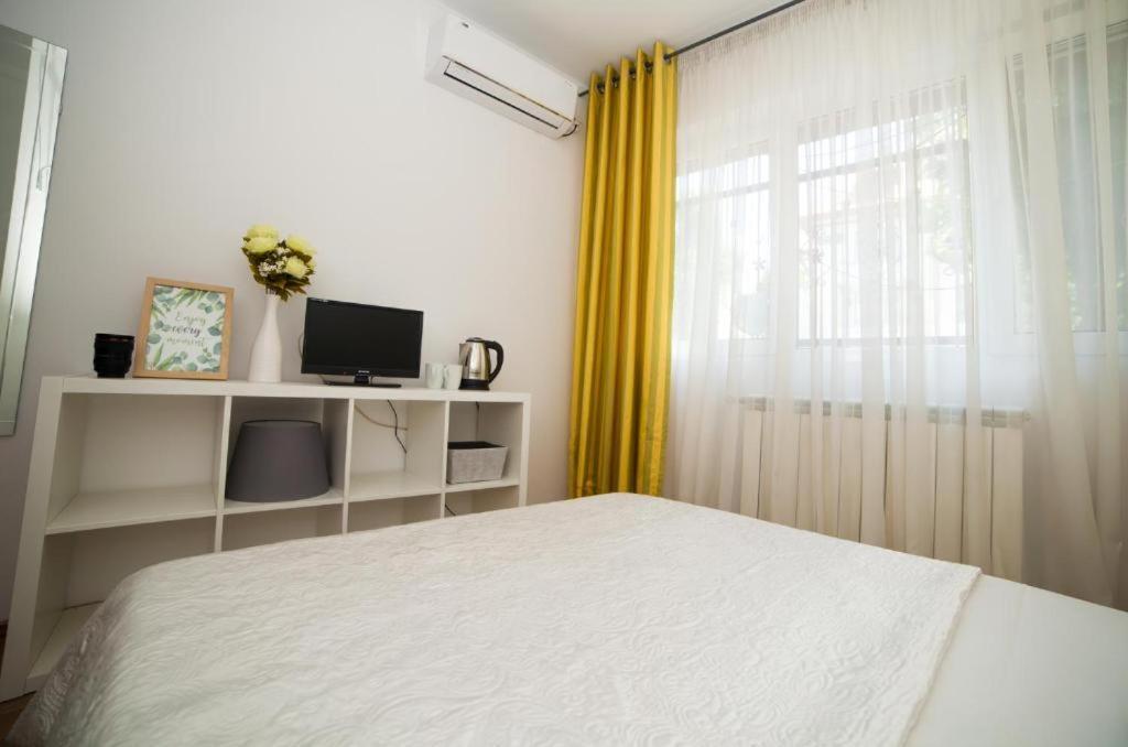Guesthouse Smart บูคาเรสต์ ภายนอก รูปภาพ