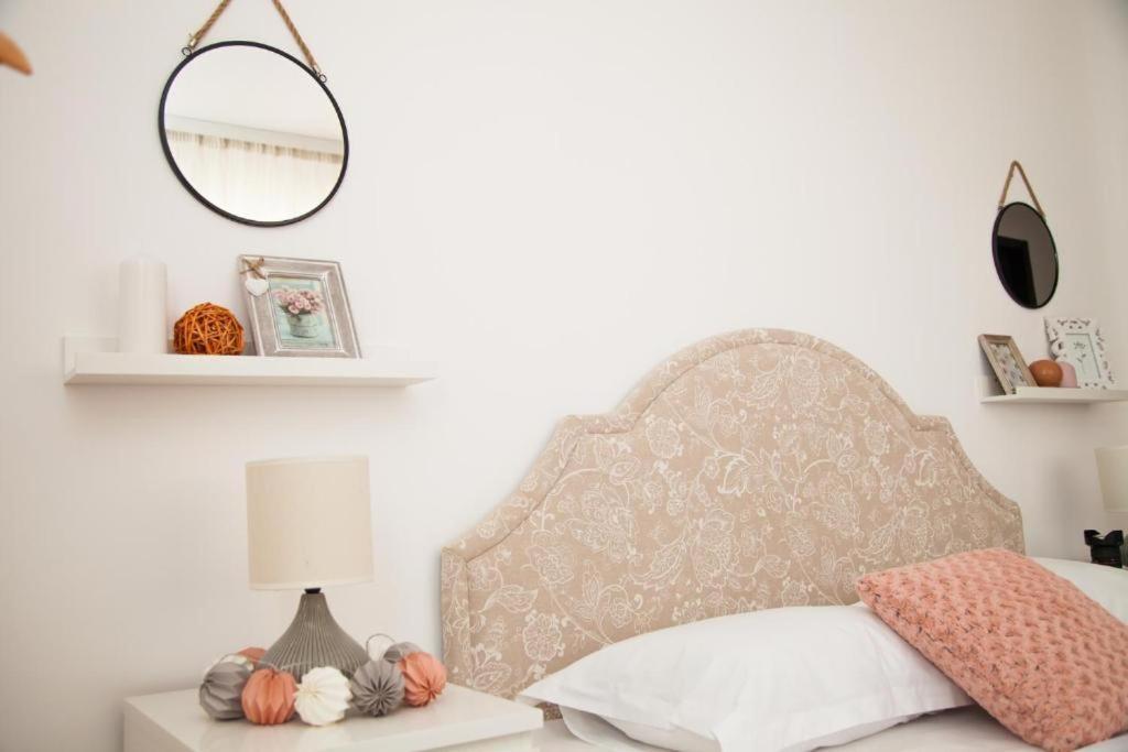 Guesthouse Smart บูคาเรสต์ ภายนอก รูปภาพ