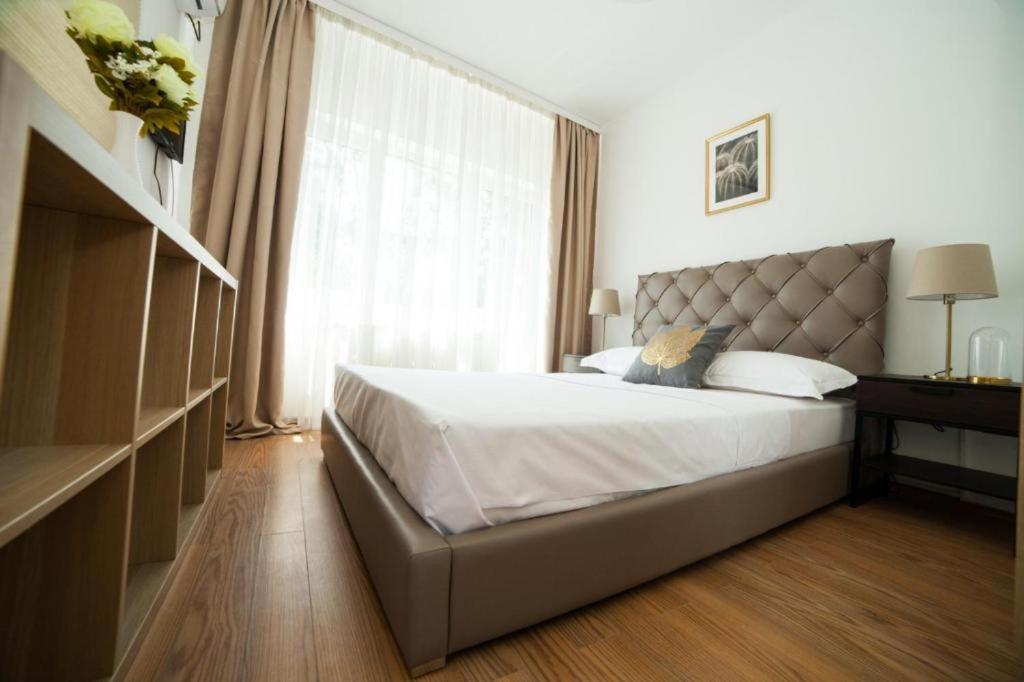 Guesthouse Smart บูคาเรสต์ ภายนอก รูปภาพ